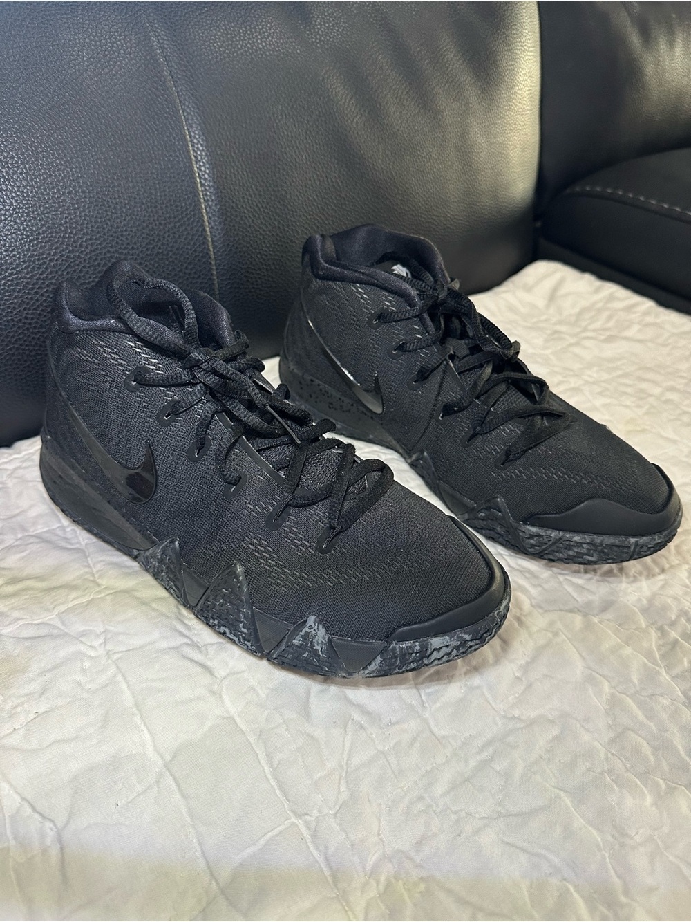 Nike Kids' Black Low-Top Basketball Sneakers